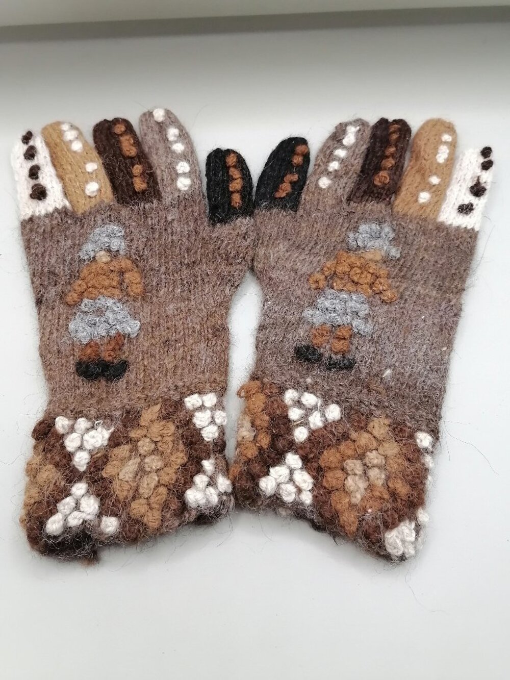 Handmade Alpaca Wool Gloves with Geometric Patterns – Warm for Winter